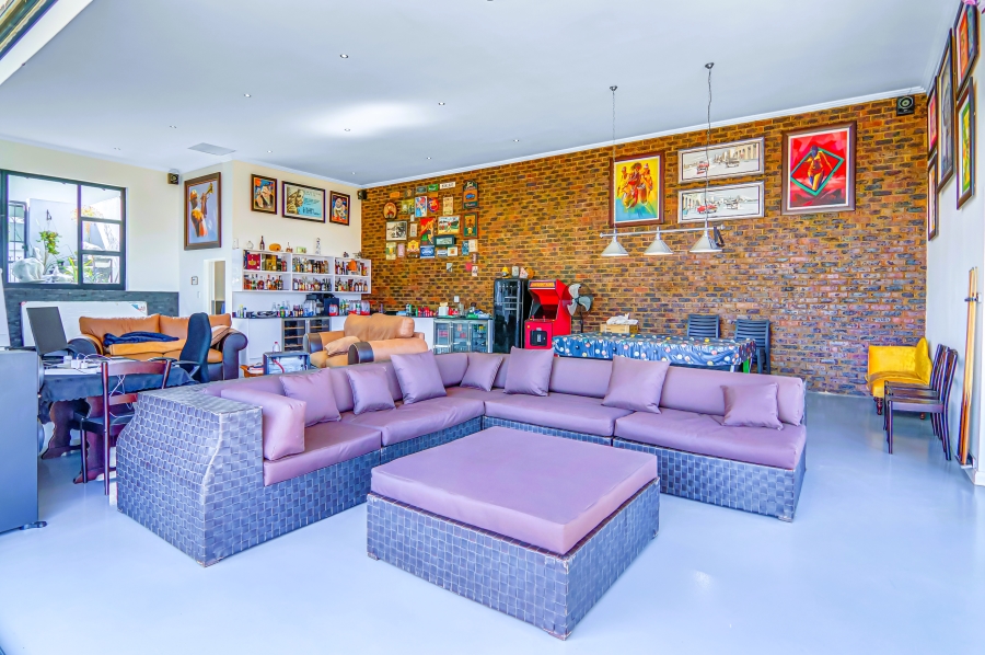 5 Bedroom Property for Sale in Bridle Park A H Gauteng