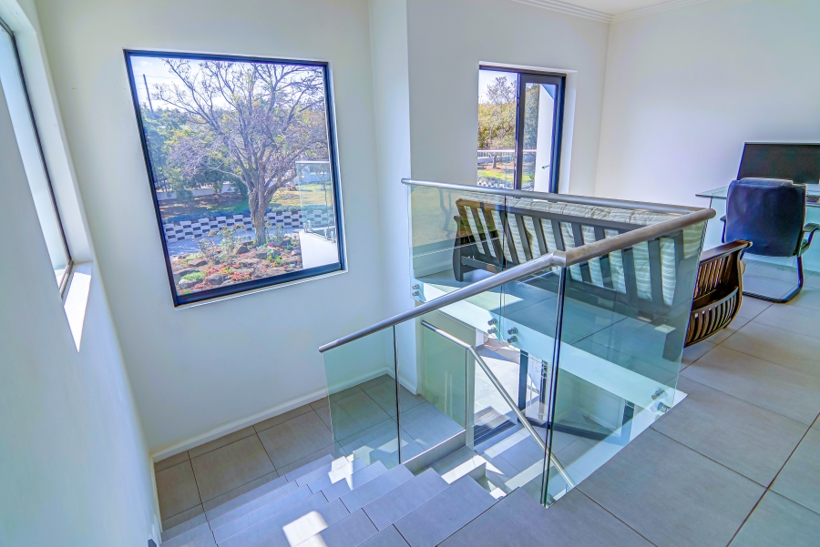 5 Bedroom Property for Sale in Bridle Park A H Gauteng