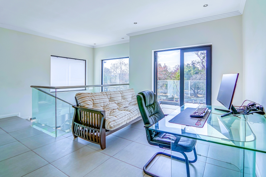 5 Bedroom Property for Sale in Bridle Park A H Gauteng