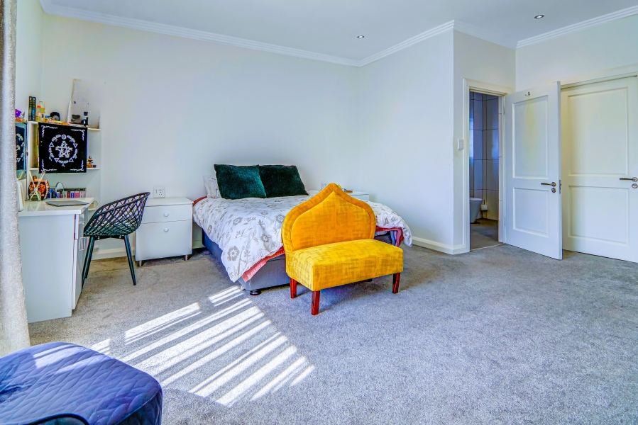 5 Bedroom Property for Sale in Bridle Park A H Gauteng