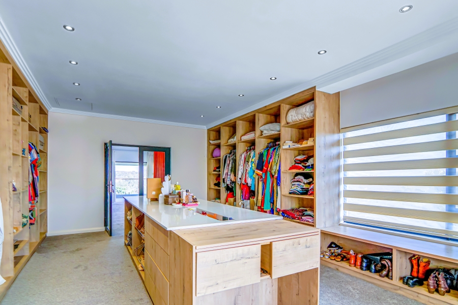 5 Bedroom Property for Sale in Bridle Park A H Gauteng