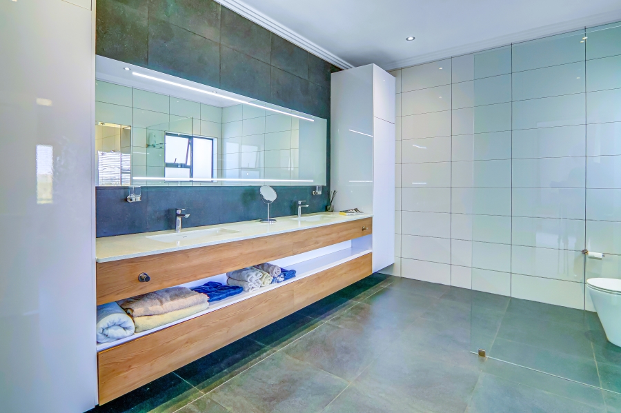 5 Bedroom Property for Sale in Bridle Park A H Gauteng