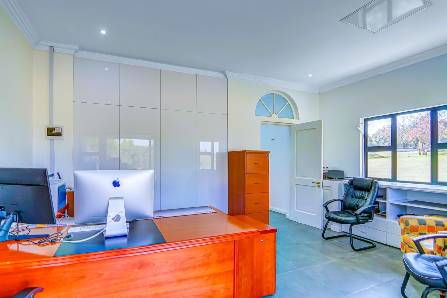 5 Bedroom Property for Sale in Bridle Park A H Gauteng