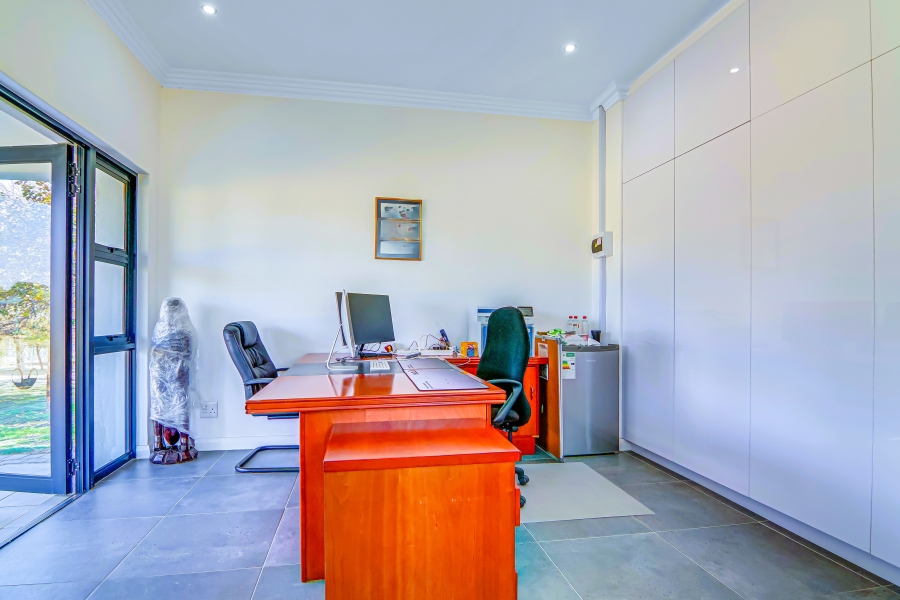 5 Bedroom Property for Sale in Bridle Park A H Gauteng