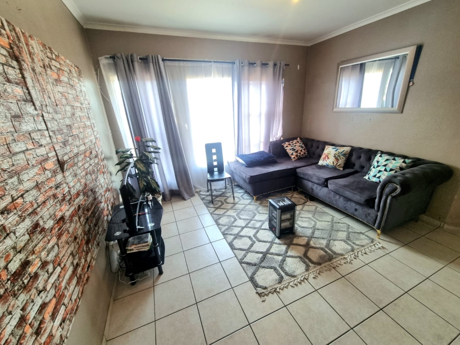 To Let 2 Bedroom Property for Rent in Naturena Gauteng
