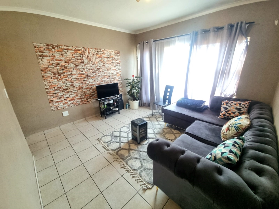 To Let 2 Bedroom Property for Rent in Naturena Gauteng