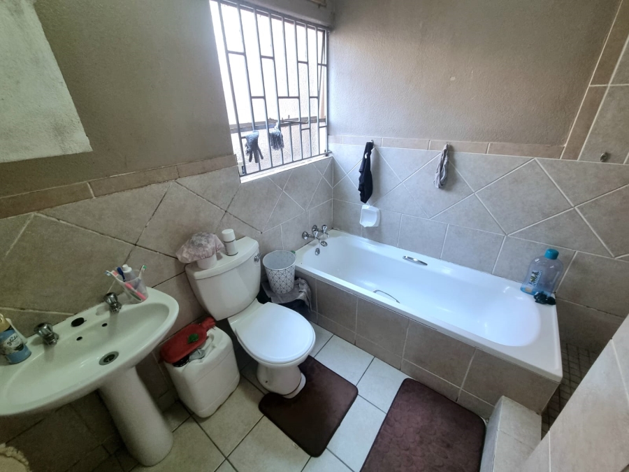 To Let 2 Bedroom Property for Rent in Naturena Gauteng