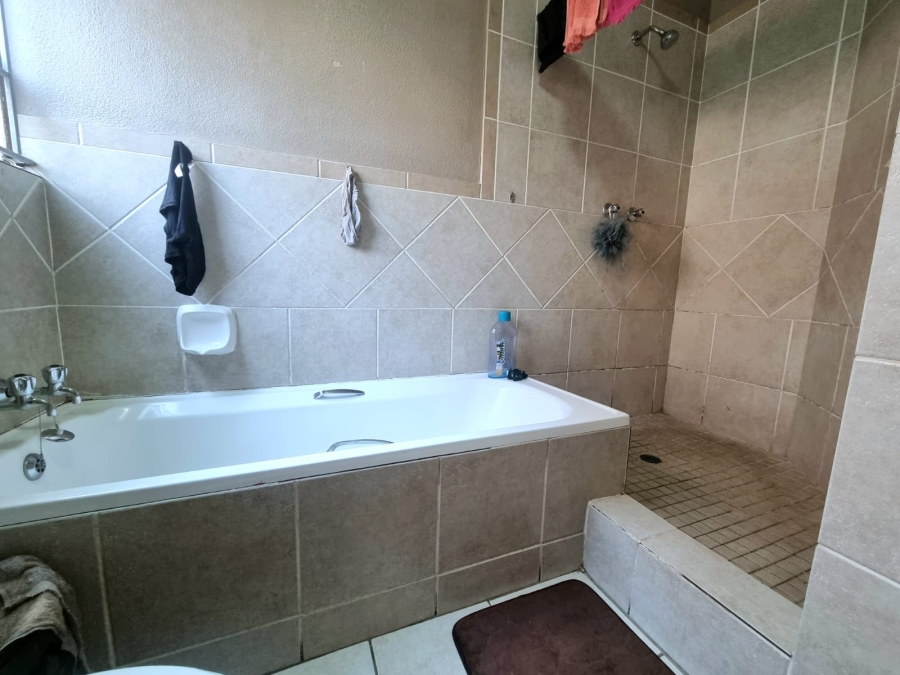 To Let 2 Bedroom Property for Rent in Naturena Gauteng