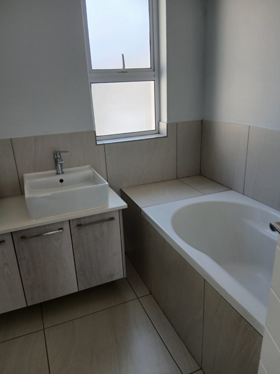 To Let 3 Bedroom Property for Rent in Bryanston Gauteng
