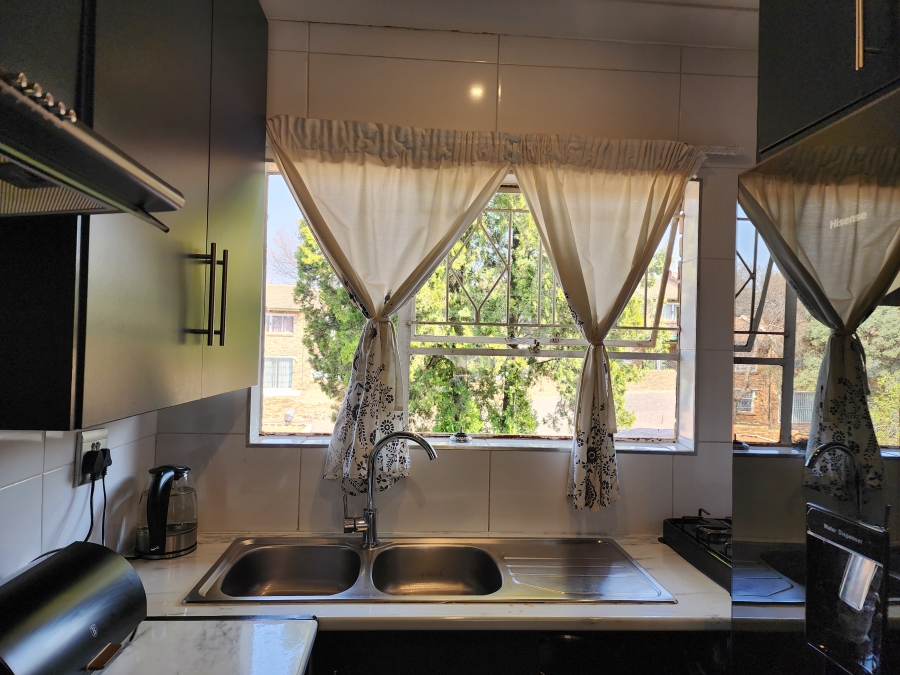 2 Bedroom Property for Sale in Buccleuch Gauteng
