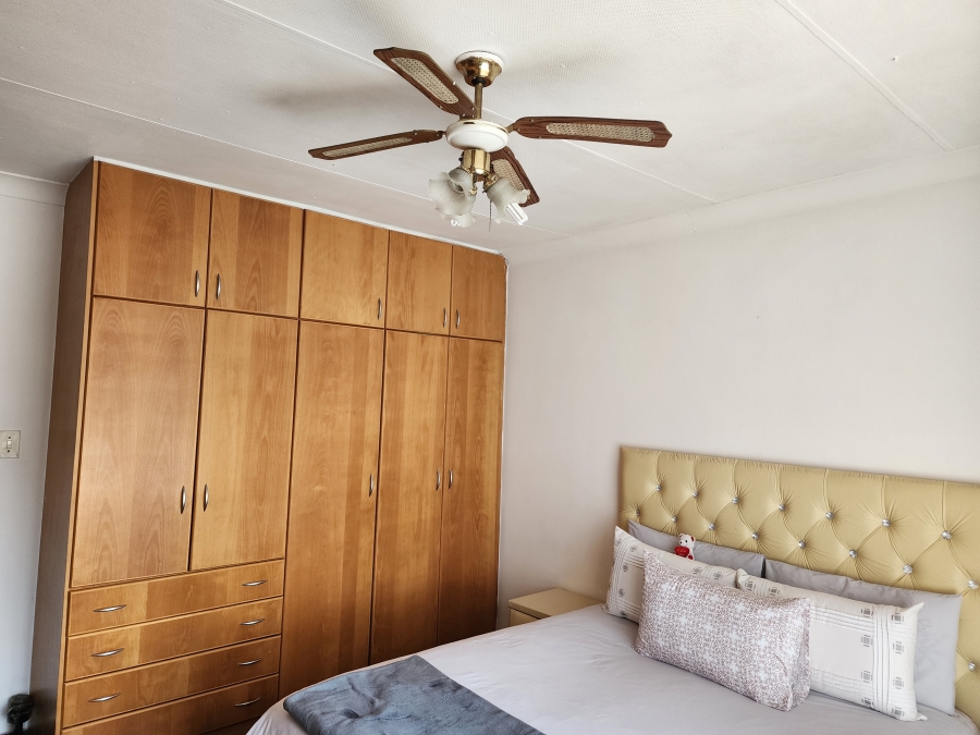 2 Bedroom Property for Sale in Buccleuch Gauteng
