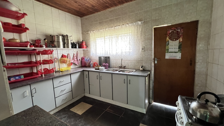 5 Bedroom Property for Sale in Pelzvale A H Gauteng