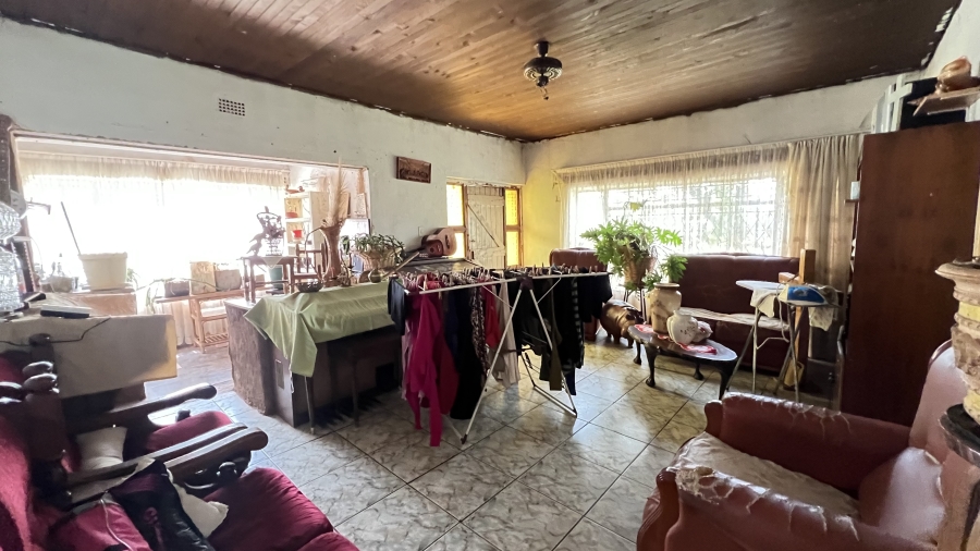 5 Bedroom Property for Sale in Pelzvale A H Gauteng