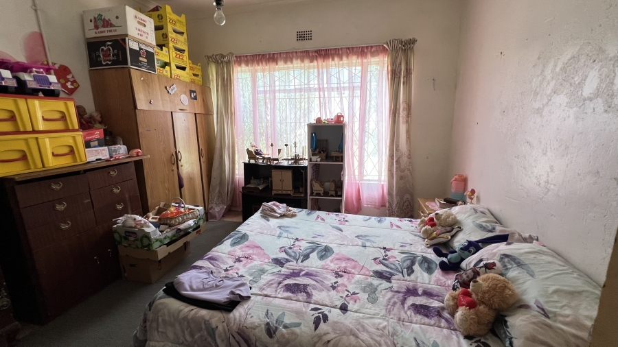5 Bedroom Property for Sale in Pelzvale A H Gauteng