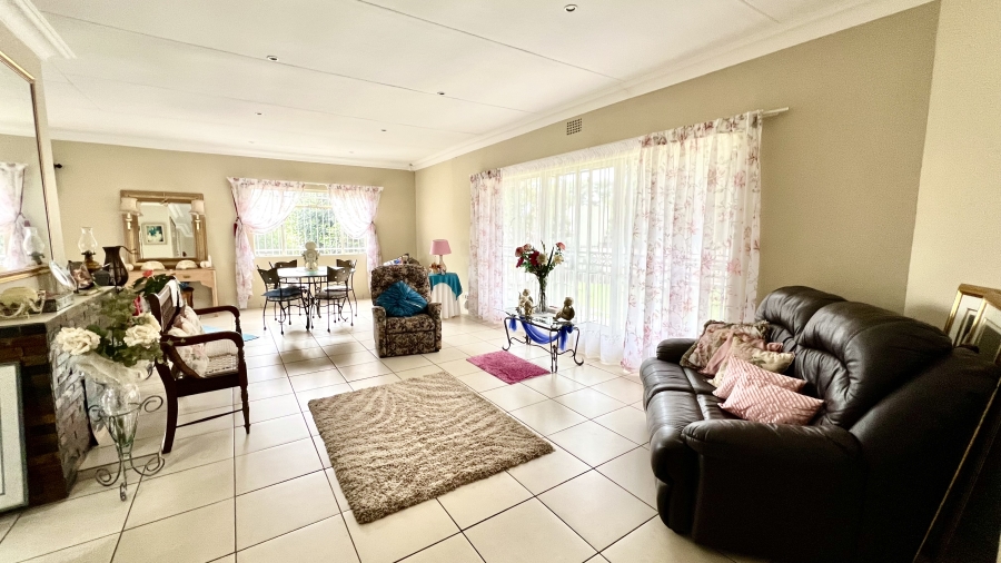 4 Bedroom Property for Sale in Greenhills Gauteng