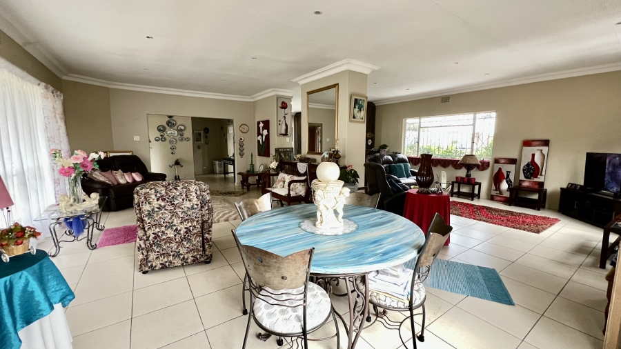 4 Bedroom Property for Sale in Greenhills Gauteng