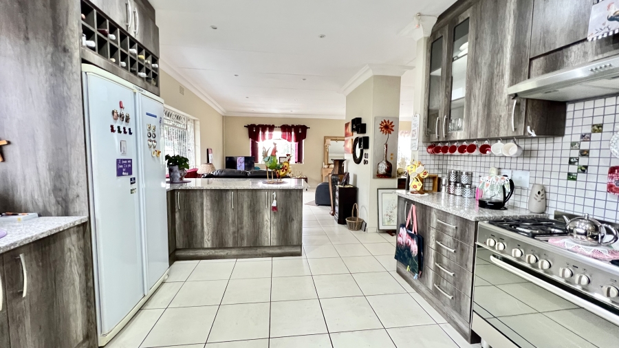 4 Bedroom Property for Sale in Greenhills Gauteng