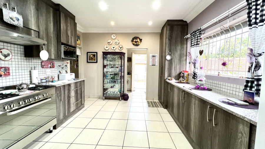 4 Bedroom Property for Sale in Greenhills Gauteng