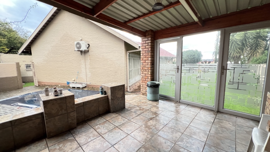 4 Bedroom Property for Sale in Greenhills Gauteng