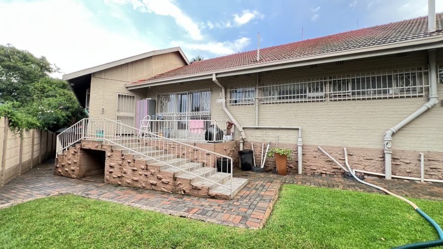 4 Bedroom Property for Sale in Greenhills Gauteng