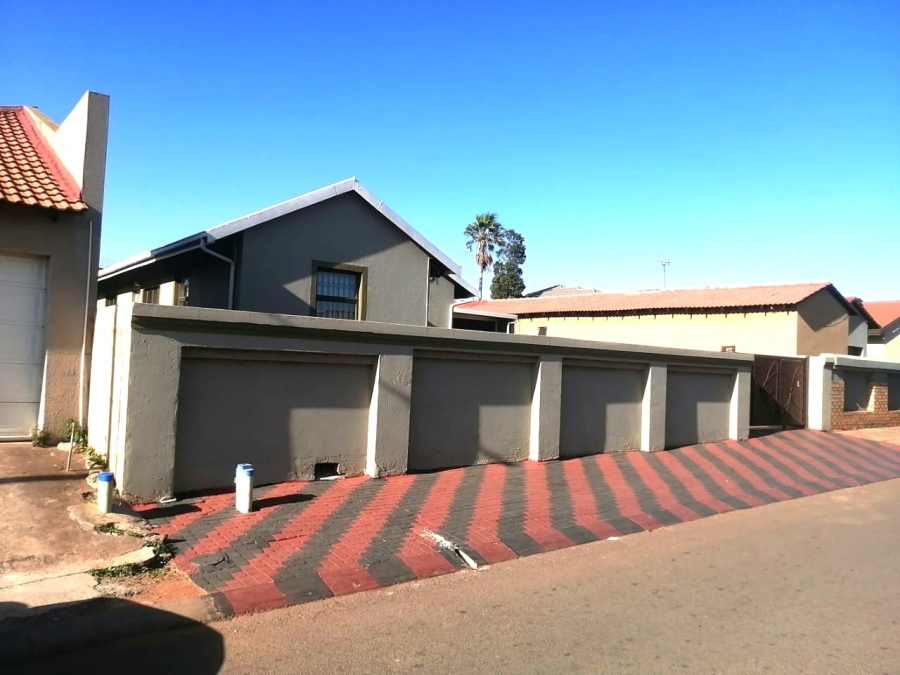 3 Bedroom Property for Sale in Spruit View Gauteng