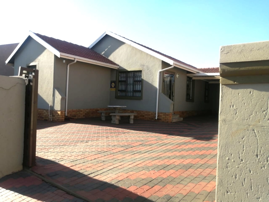 3 Bedroom Property for Sale in Spruit View Gauteng