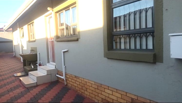 3 Bedroom Property for Sale in Spruit View Gauteng