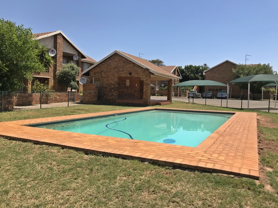 To Let 2 Bedroom Property for Rent in Highveld Gauteng