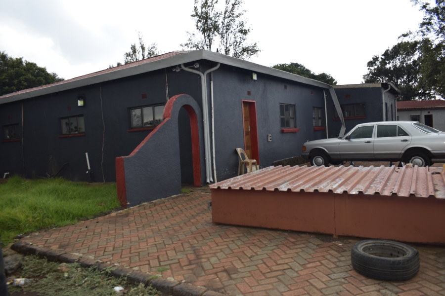 2 Bedroom Property for Sale in Mapleton A H Gauteng