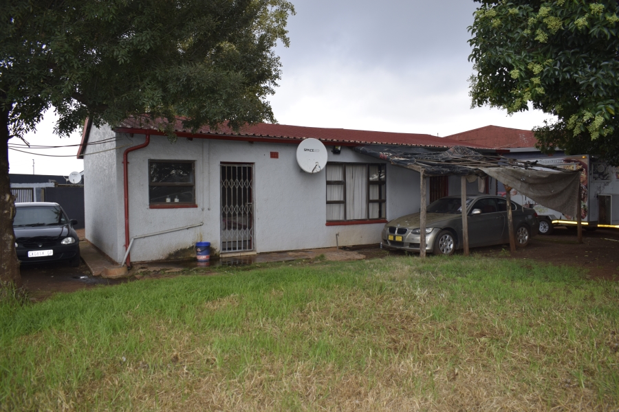 2 Bedroom Property for Sale in Mapleton A H Gauteng