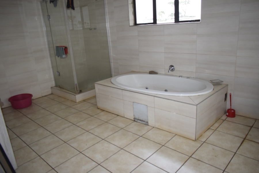 2 Bedroom Property for Sale in Mapleton A H Gauteng