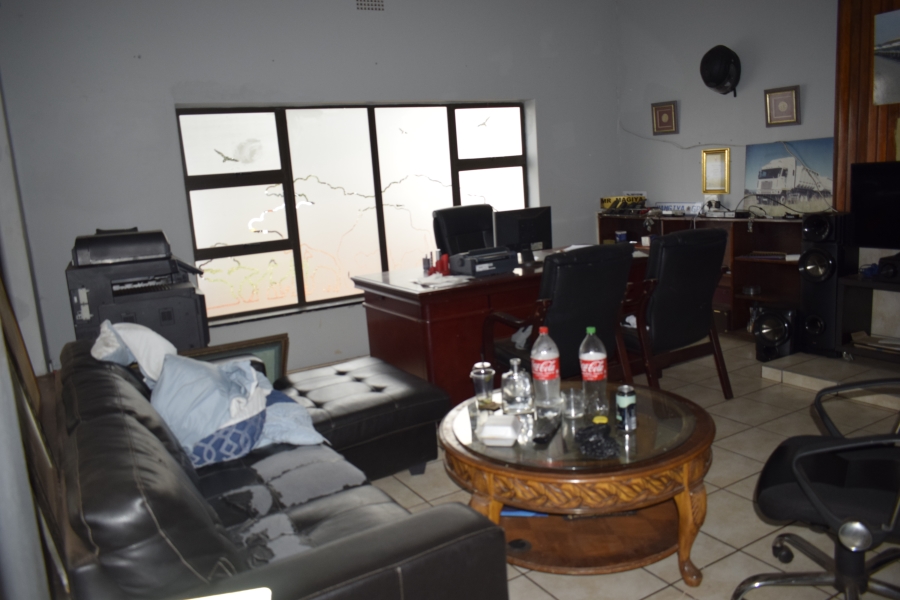 2 Bedroom Property for Sale in Mapleton A H Gauteng