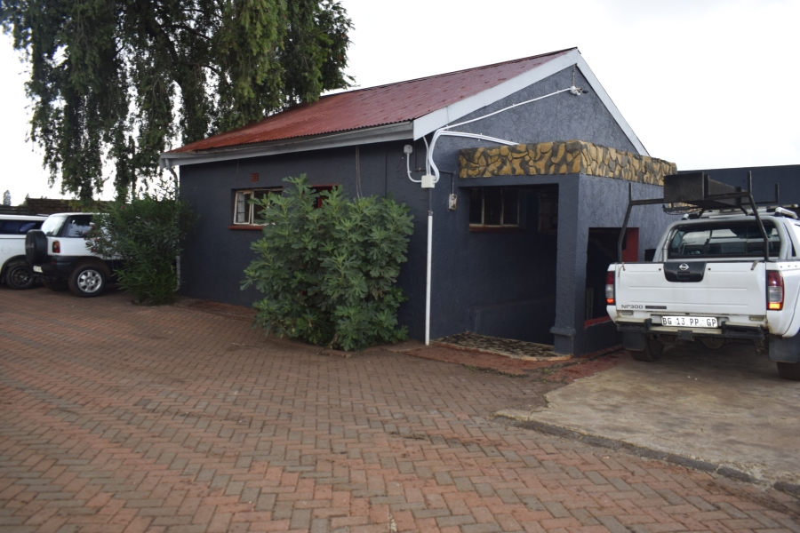 2 Bedroom Property for Sale in Mapleton A H Gauteng
