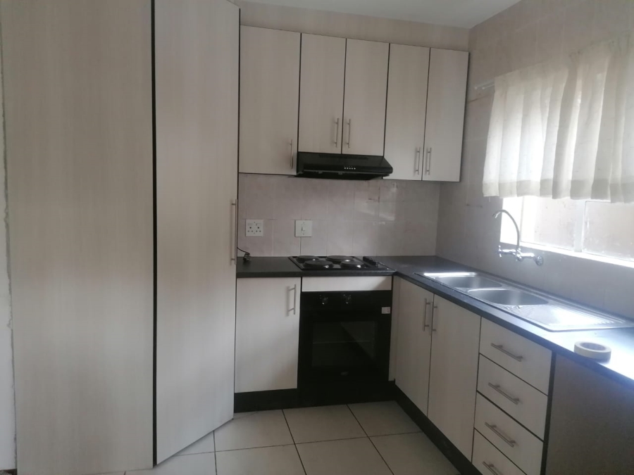 To Let 2 Bedroom Property for Rent in Bedford Gardens Gauteng