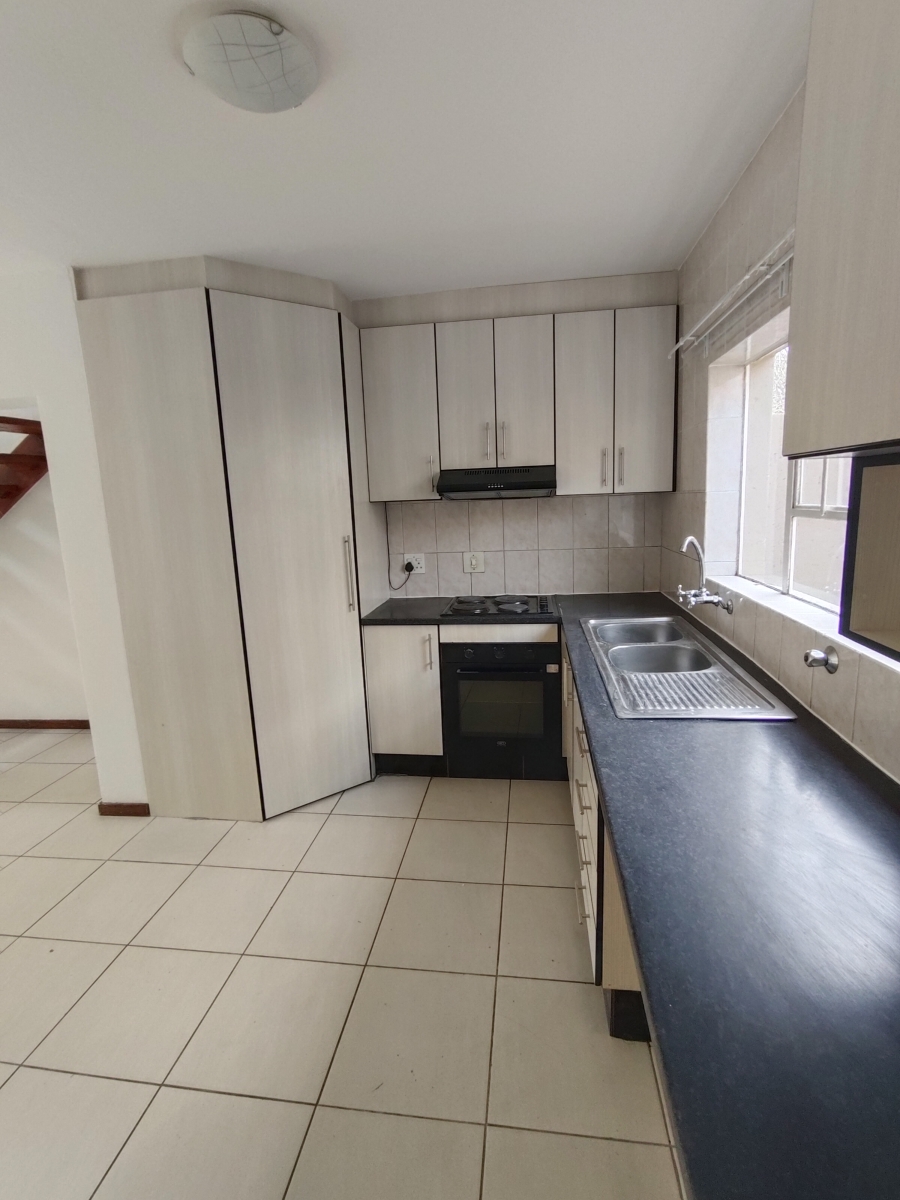 To Let 2 Bedroom Property for Rent in Bedford Gardens Gauteng