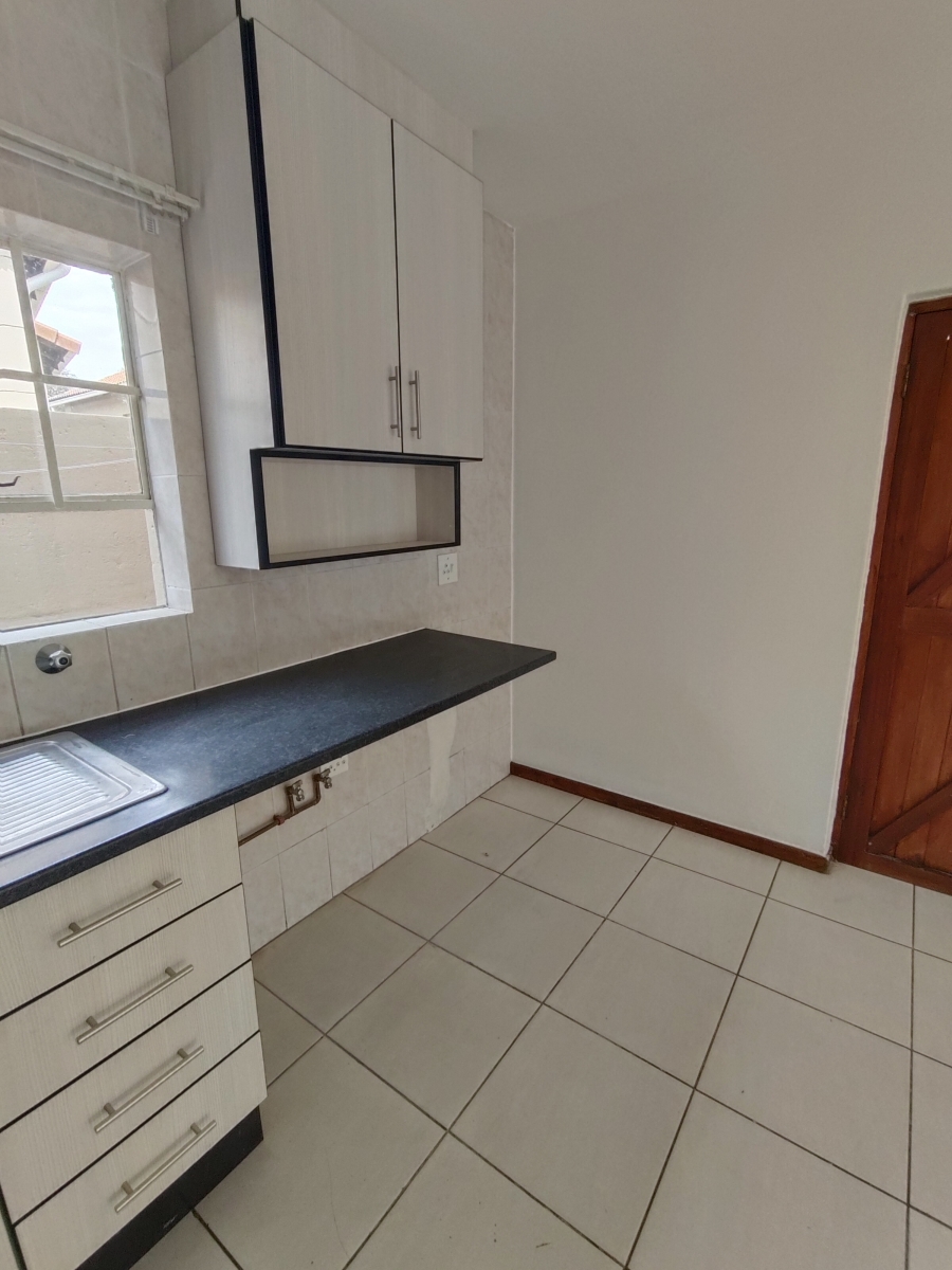 To Let 2 Bedroom Property for Rent in Bedford Gardens Gauteng