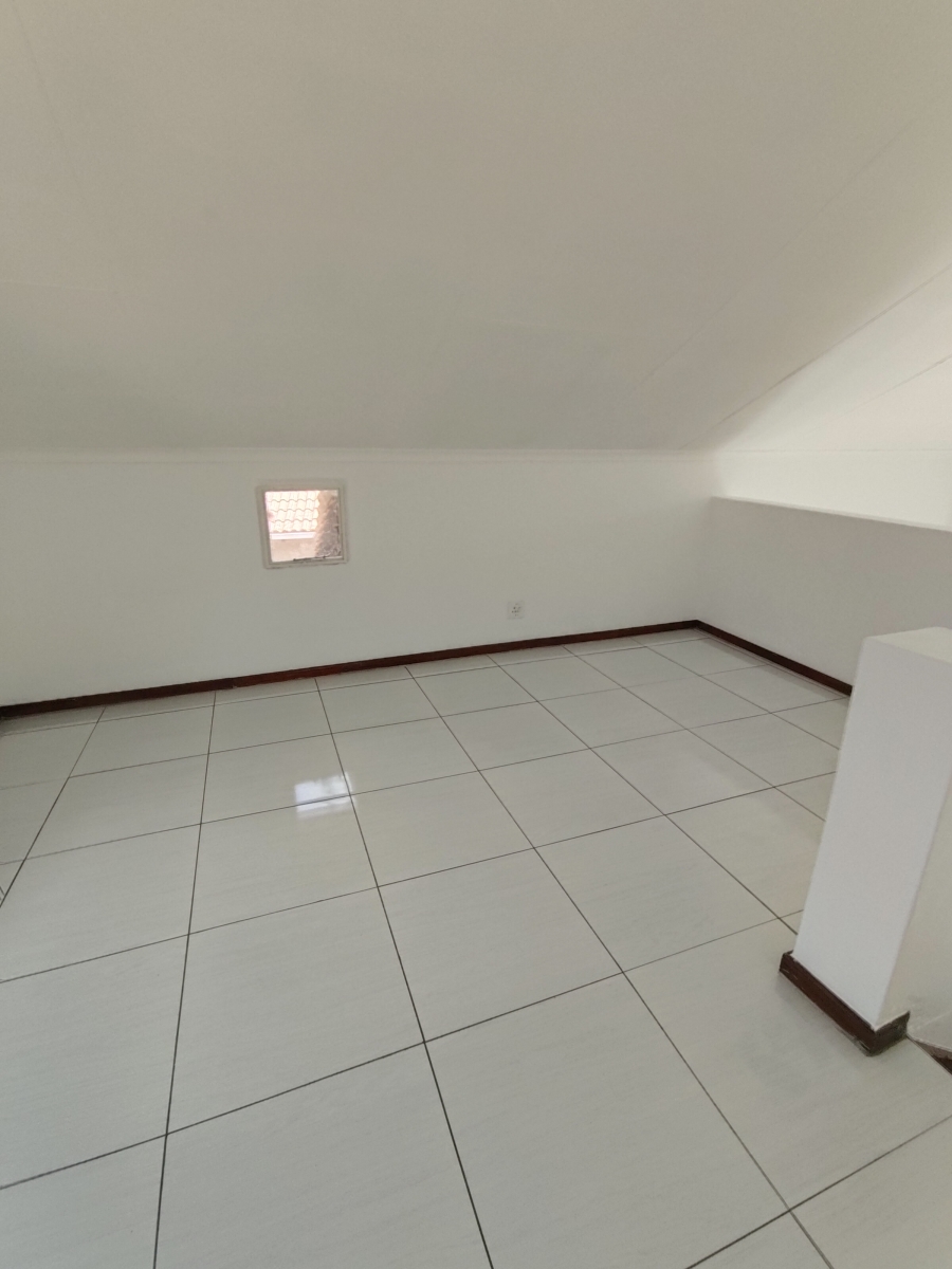 To Let 2 Bedroom Property for Rent in Bedford Gardens Gauteng