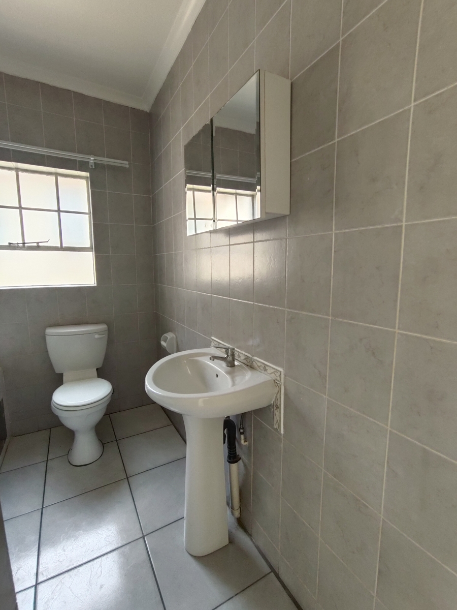 To Let 2 Bedroom Property for Rent in Bedford Gardens Gauteng