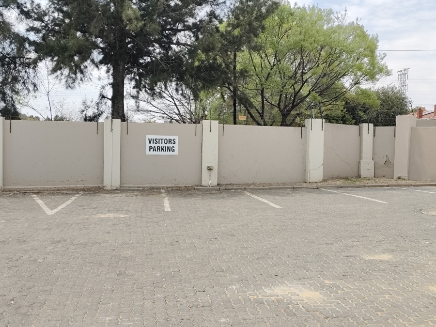 To Let 2 Bedroom Property for Rent in Bedford Gardens Gauteng