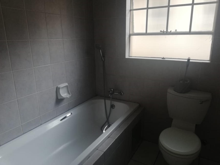 To Let 2 Bedroom Property for Rent in Bedford Gardens Gauteng