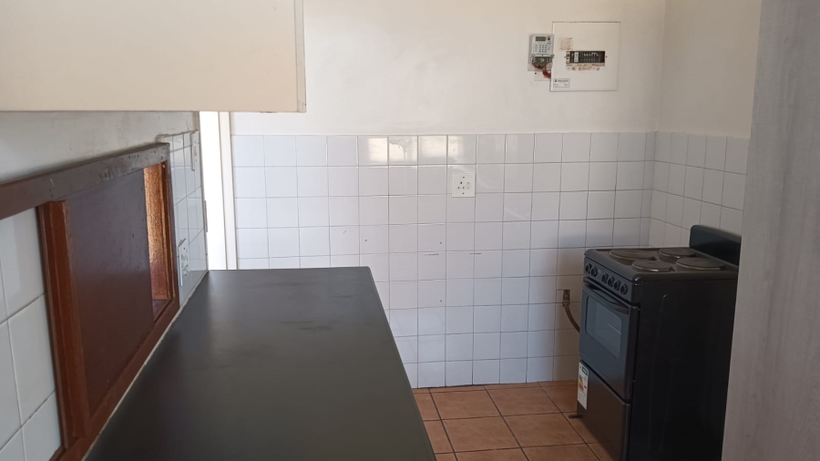 To Let 2 Bedroom Property for Rent in Monument Gauteng