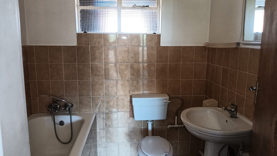 To Let 2 Bedroom Property for Rent in Monument Gauteng