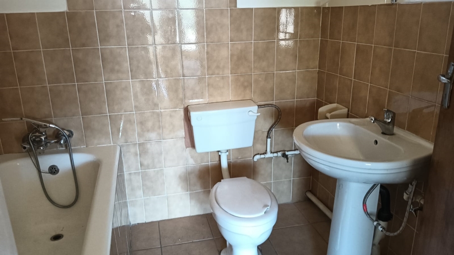To Let 2 Bedroom Property for Rent in Monument Gauteng