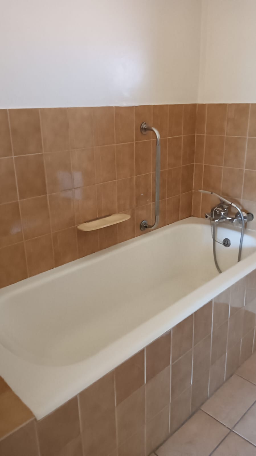 To Let 2 Bedroom Property for Rent in Monument Gauteng