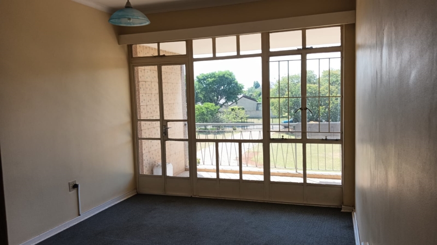 To Let 2 Bedroom Property for Rent in Monument Gauteng