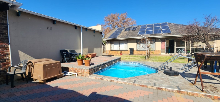 4 Bedroom Property for Sale in Vanderbijlpark SW 1 Gauteng