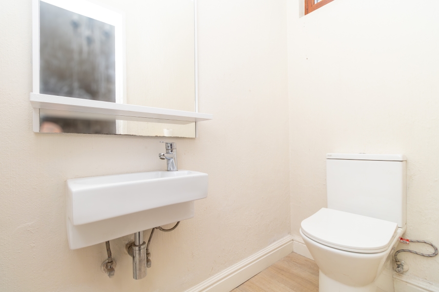 To Let 3 Bedroom Property for Rent in Sandown Gauteng