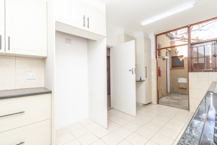 To Let 3 Bedroom Property for Rent in Sandown Gauteng
