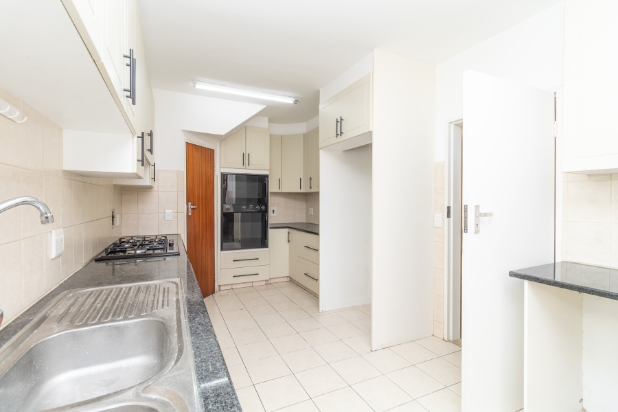 To Let 3 Bedroom Property for Rent in Sandown Gauteng