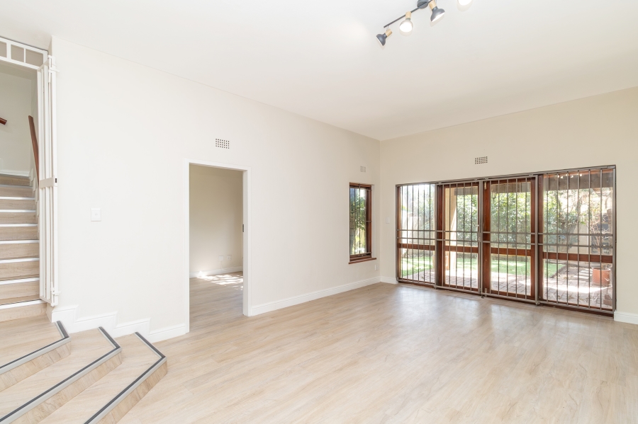 To Let 3 Bedroom Property for Rent in Sandown Gauteng